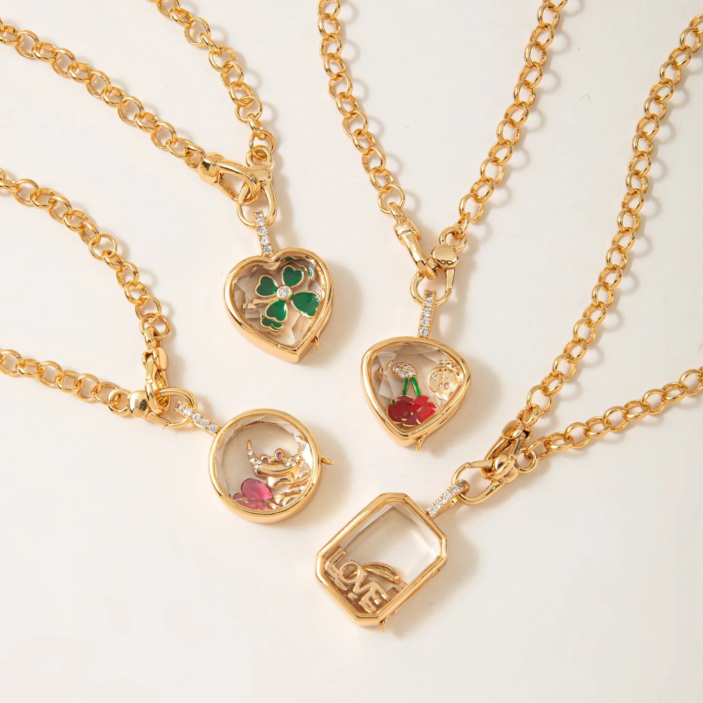 Collier à charmes